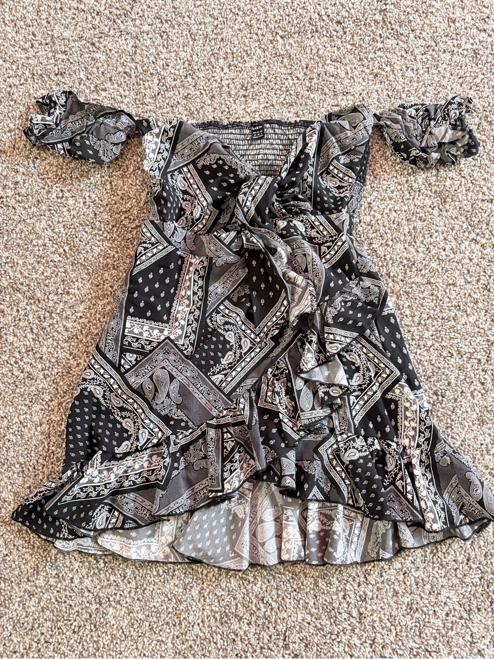 SHEIN Black Paisley Bandana Off-Shoulder Mini Dress